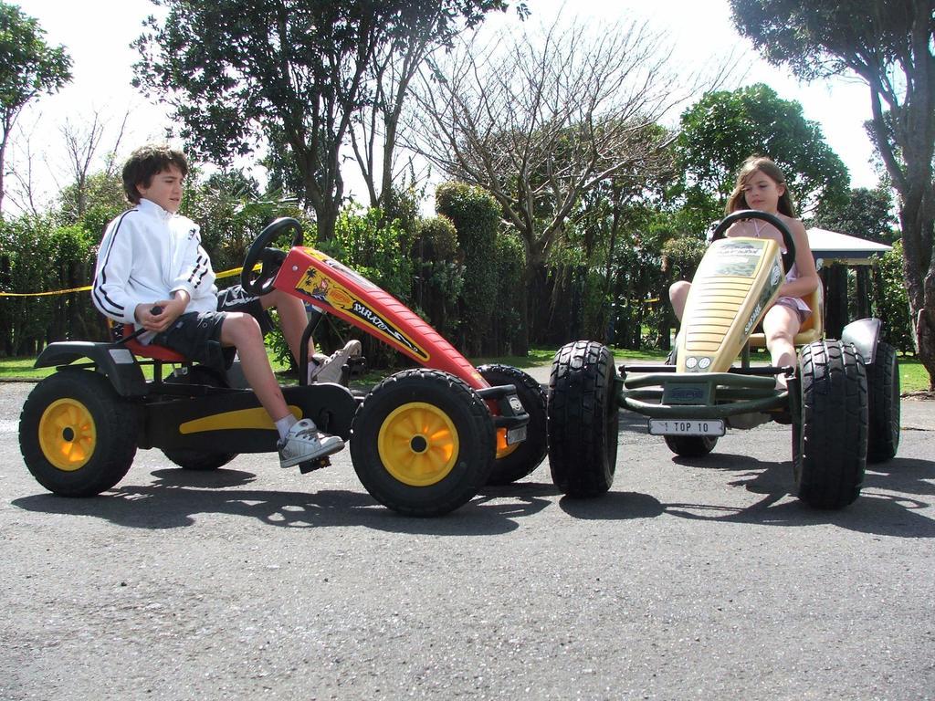 New Plymouth Top 10 Holiday Park ภายนอก รูปภาพ