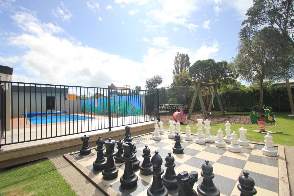 New Plymouth Top 10 Holiday Park ภายนอก รูปภาพ