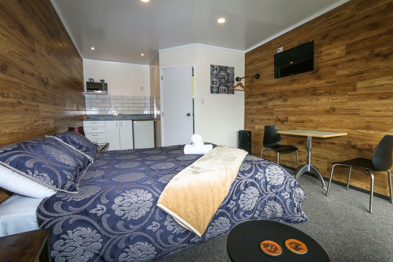 New Plymouth Top 10 Holiday Park ภายนอก รูปภาพ